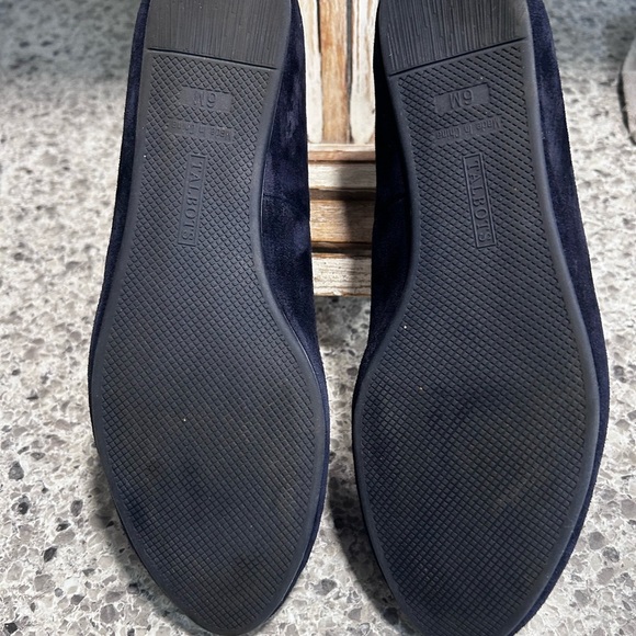 Talbots Women's Navy Suede Ballet Flats Size 6M - Picture 6 of 9